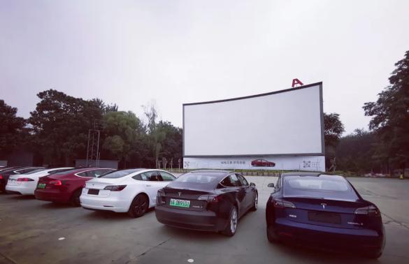 一边做一边摸的相关介绍