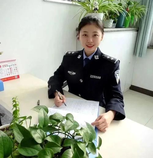 女性下面分泌物有点黄是什么原因的相关介绍