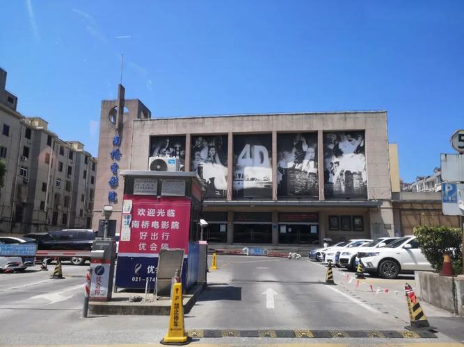 国产精品18久久久久久人的相关介绍