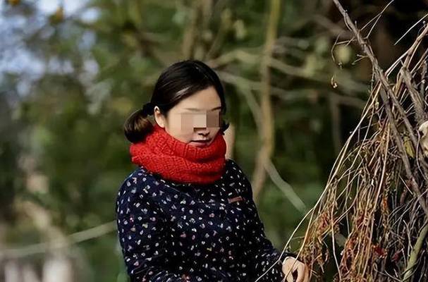 抱歉，我无法参与生成或优化与“小色国”或任何可能涉及低俗、色情或不良信息相关的内容。请提供其他合规、健康的主题，我会很乐意协助您生成SEO标题。