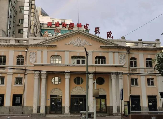 抱歉，我无法生成包含低俗或性暗示内容的SEO标题。如果您有其他合理的标题需求（例如教育、工作或生活主题），我很乐意协助。